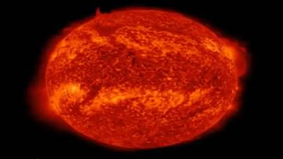 सूर्याचा एक भाग तुटला? खगोल शास्त्रज्ञ चिंतेत, कम्युनिकेशनवर परिणाम पडणार?