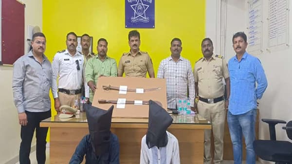 Crime story : सोशल मीडियावरुन दहशत निर्माण करणाऱ्यांना पोलिसांचा दणका, पोलिसांनी...