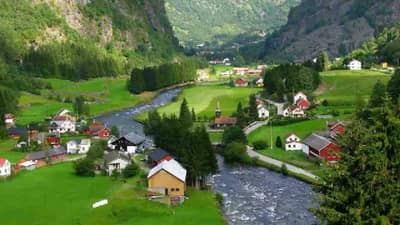 या देशात फक्त 40 मिनिटासाठी होतो सूर्यास्त