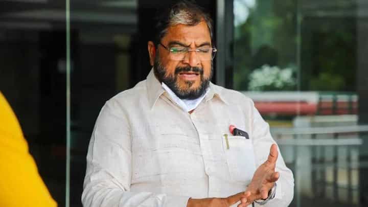 2024 ला कुणासोबत जाणार, युती की मविआ?; राजू शेट्टी यांनी स्पष्टपणे सांगितलं... 2024 ला कुणासोबत जाणार, युती की मविआ?; राजू शेट्टी यांनी स्पष्टपणे सांगितलं...