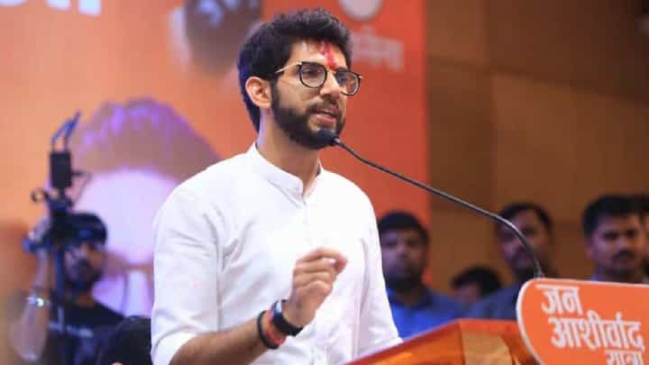 पिक्चर लागून सात महिने झाले, तरी तेच तुनतुनं वाजवताहेत, आता बोअर झालंय; शिंदेगटातील मंत्र्याचं आदित्य ठाकरेंवर टीकास्त्र पिक्चर लागून सात महिने झाले, तरी तेच तुनतुनं वाजवताहेत, आता बोअर झालंय; शिंदेगटातील मंत्र्याचं आदित्य ठाकरेंवर टीकास्त्र