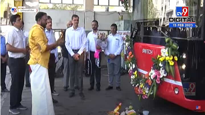 बेस्टच्या ताफ्यात पहिली वातानुकुलीत इलेक्ट्रिक डबलडेकर बस, बघा एक झलक बेस्टच्या ताफ्यात पहिली वातानुकुलीत इलेक्ट्रिक डबलडेकर बस, बघा एक झलक