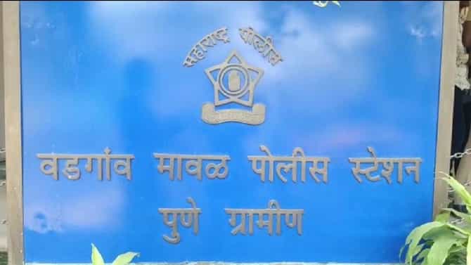 पोलिसात तक्रार दिल्याच्या रागातून गावगुंडांची कुटुंबाला मारहाण, मारहाणीची घटना मोबाईलमध्ये कैद
