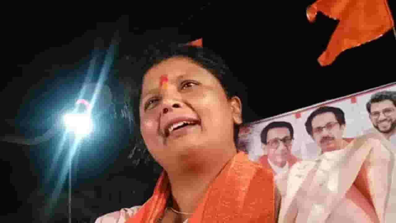 तानाजी सावंत आणि नवनीत राणांवर सुषमा अंधारेंची टीका तानाजी सावंत आणि नवनीत राणांवर सुषमा अंधारेंची टीका