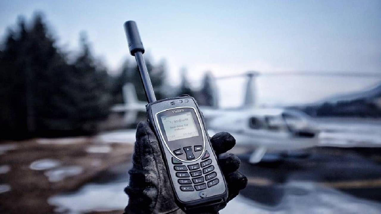 Satellite Phone: This is how a satellite phone works, can a common person use it?  – Satellite Phone in India This is how a satellite phone works can a common person use it