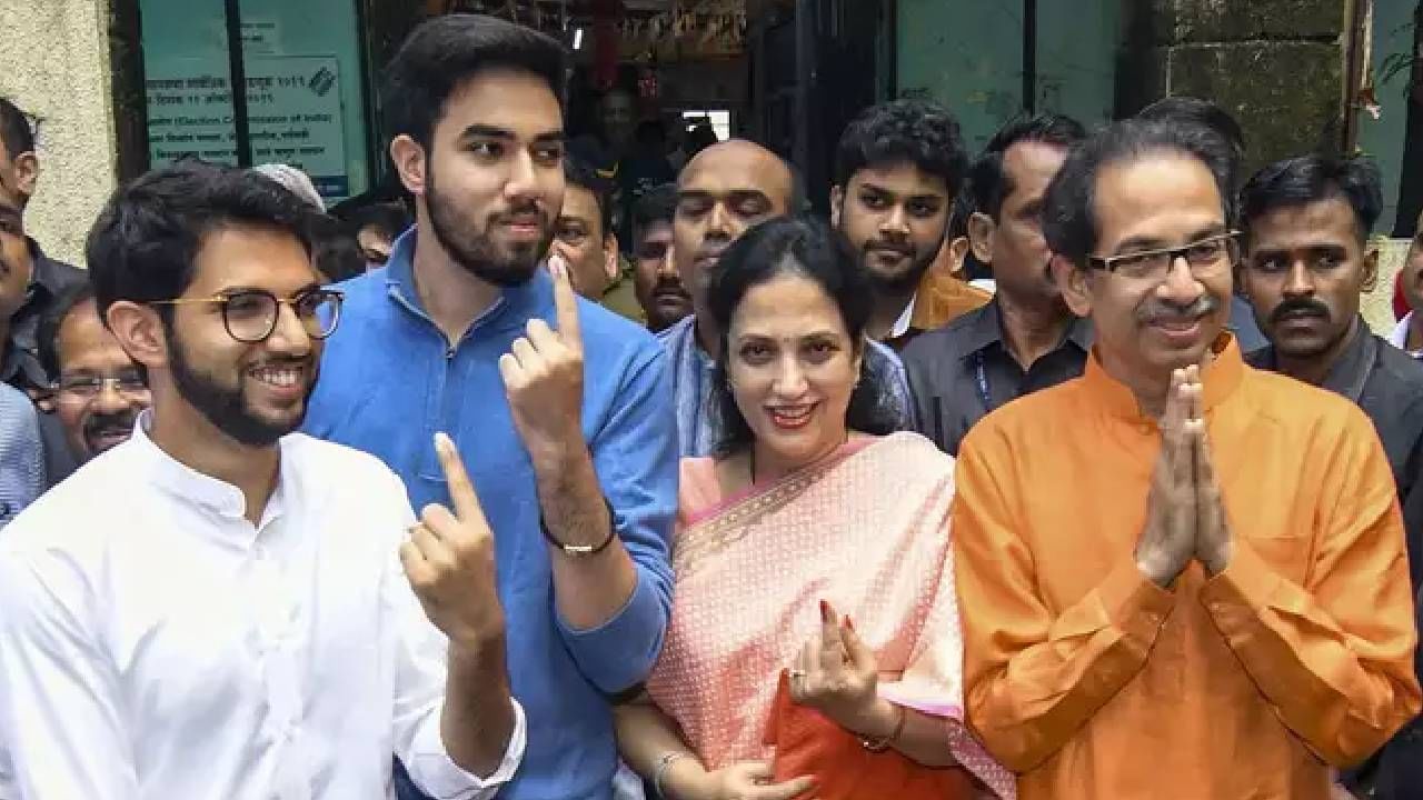 विनाकारण अशा गोष्टींचे राजकारण करु नका;शिंदे गटाच्या नेत्यानं सरकारची भक्कम बाजू सांगितली विनाकारण अशा गोष्टींचे राजकारण करु नका;शिंदे गटाच्या नेत्यानं सरकारची भक्कम बाजू सांगितली