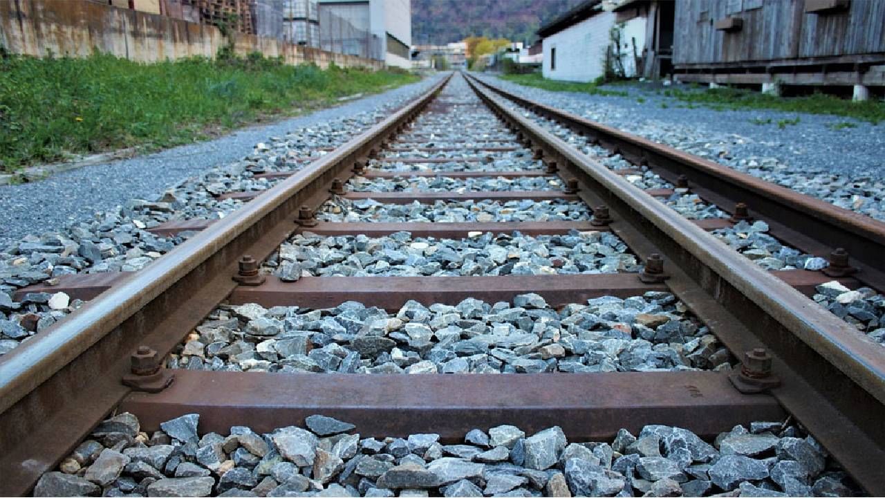 Why Stones Are Used In Railway Track In Telugu