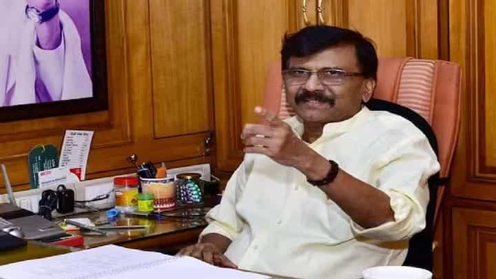 आता पुन्हा गर्जनेची आवश्यकता; इतिहासाचा दाखला देत राऊतांचं सद्यस्थितीवर भाष्य आता पुन्हा गर्जनेची आवश्यकता; इतिहासाचा दाखला देत राऊतांचं सद्यस्थितीवर भाष्य