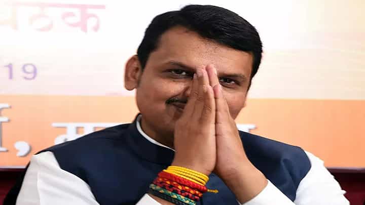 देवेंद्र फडणवीस यांनी संजय राऊत यांचे मानले आभार! पण का? बघा व्हिडीओ देवेंद्र फडणवीस यांनी संजय राऊत यांचे मानले आभार! पण का? बघा व्हिडीओ