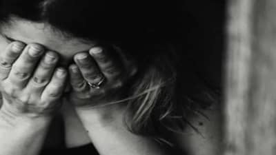 शिवसेनेच्या माजी मंत्र्यावर बलात्काराचा गुन्हा; चाकूचा धाक दाखवून महिलेवर अत्याचार...