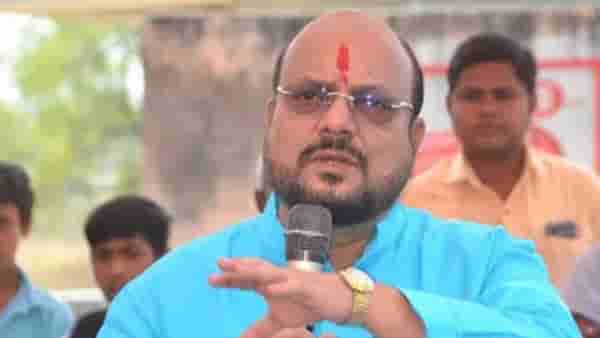 टीव्ही9 मराठी स्पेशल रिपोर्ट, गुलाबरावांनी शिंदेंचं मराठा कार्ड का बाहेर काढलं? पाहा व्हिडीओ