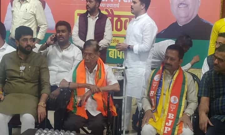'गिरीश बापट यांना त्रास होत होता, पण यातना आम्हाला जाणवत होत्या, त्यामुळे आज प्रचार नाही'; कुणाचा निर्णय? 'गिरीश बापट यांना त्रास होत होता, पण यातना आम्हाला जाणवत होत्या, त्यामुळे आज प्रचार नाही'; कुणाचा निर्णय?