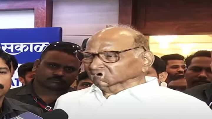 मी अर्धीच गोष्ट सांगितली, देवेंद्र फडणवीस यांनी दिलेल्या इशाऱ्यानंतर शरद पवार म्हणाले, मला आणखी... मी अर्धीच गोष्ट सांगितली, देवेंद्र फडणवीस यांनी दिलेल्या इशाऱ्यानंतर शरद पवार म्हणाले, मला आणखी...