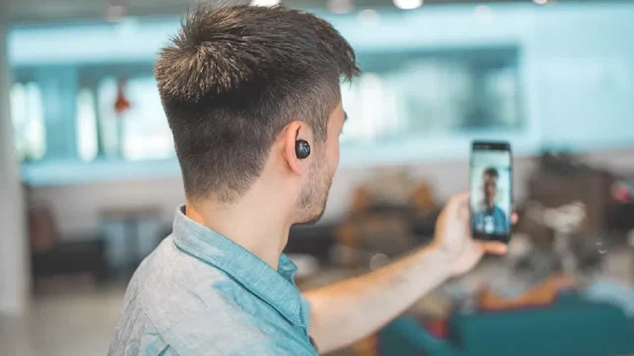 WhatsApp व्हिडीओ कॉल रेकॉर्ड करणं काही मिनिटात शक्य, कसं ते जाणून घ्या