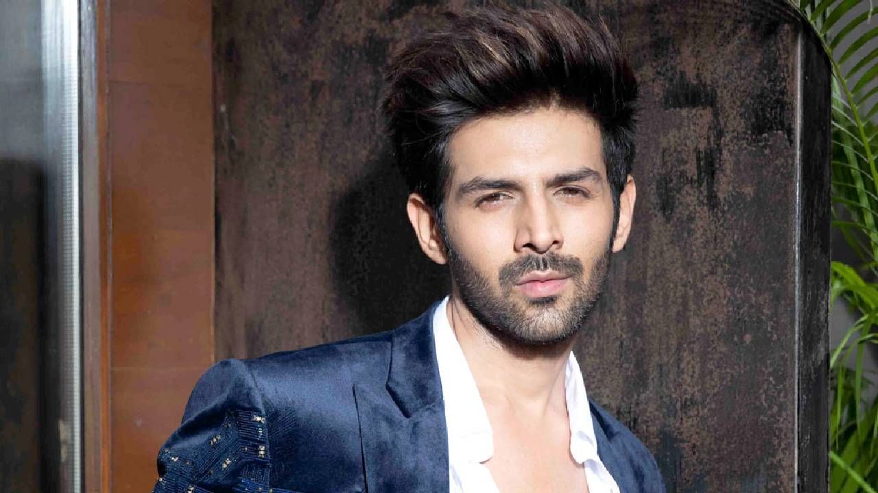 Kartik Aaryan | मुंबई पोलिसांनी कार्तिक आर्यन याच्या विरोधात फाडले चलन, सिद्धिविनायक मंदिरात दर्शनासाठी आला आणि...