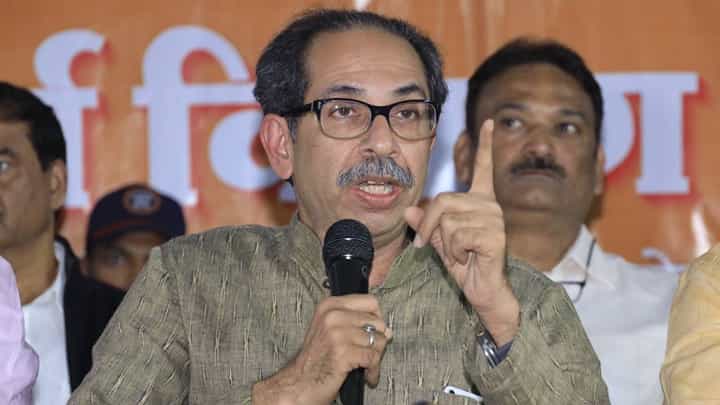 दहशतवादी अफझल गुरुचा 'तो' मुद्दा काढत उद्धव ठाकरे भाजपवर बरसले दहशतवादी अफझल गुरुचा 'तो' मुद्दा काढत उद्धव ठाकरे भाजपवर बरसले