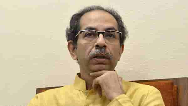 पुढे काय? उद्धव ठाकरे यांनी मातोश्रीवर बोलावली तातडीची बैठक; बैठकीत कोणता मोठा निर्णय घेणार?