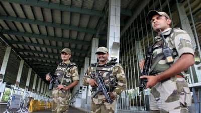 CISF मध्ये नोकरी करणार का? चांगला पगार, 10 वी पास असणाऱ्यांना संधी! वाचा नोटिफिकेशन