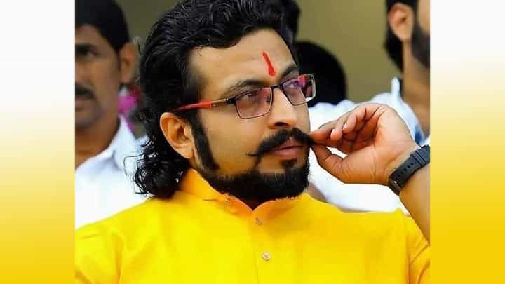 Special Report | अमोल कोल्हे यांची भाजपशी जवळीक वाढली? 'त्या' पुस्तकानं वेधलं सगळ्यांचं लक्ष Special Report | अमोल कोल्हे यांची भाजपशी जवळीक वाढली? 'त्या' पुस्तकानं वेधलं सगळ्यांचं लक्ष