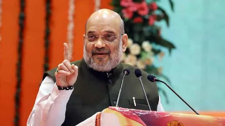 अमित शाह फक्त शिवरायांना आदर्श मानतात, ते सध्या पुस्तकही लिहित आहेत अमित शाह फक्त शिवरायांना आदर्श मानतात, ते सध्या पुस्तकही लिहित आहेत