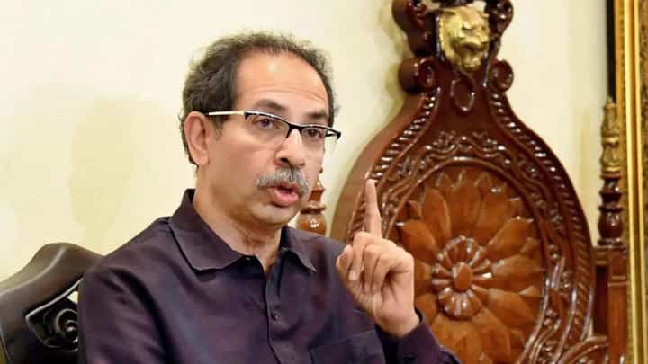 विधानसभेच्या मध्यावधी निवडणुकीबाबत उद्धव ठाकरे यांचं मोठं विधान; नेमकं काय म्हणाले? विधानसभेच्या मध्यावधी निवडणुकीबाबत उद्धव ठाकरे यांचं मोठं विधान; नेमकं काय म्हणाले?