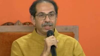 वापरा आणि फेका हे यांचे वैशिष्ट्य, उद्धव ठाकरे यांची टीका; म्हणाले, जबाबदारी कोण घेणार?