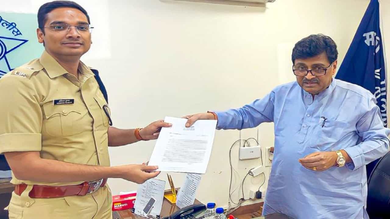 अशोक चव्हाण यांच्यावर पाळत? घातपाताचा संशय व्यक्त करत पोलिसात तक्रार, काय म्हटले बघा