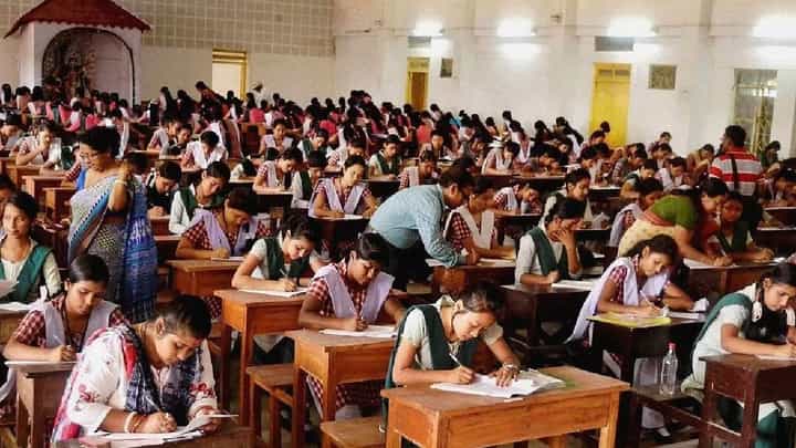 परिक्षेस आरंभ; बारावीच्या विद्यार्थ्यांना टीव्ही 9 मराठीकडून विद्यार्थ्यांना बेस्ट ऑफ लक!! परिक्षेस आरंभ; बारावीच्या विद्यार्थ्यांना टीव्ही 9 मराठीकडून विद्यार्थ्यांना बेस्ट ऑफ लक!!