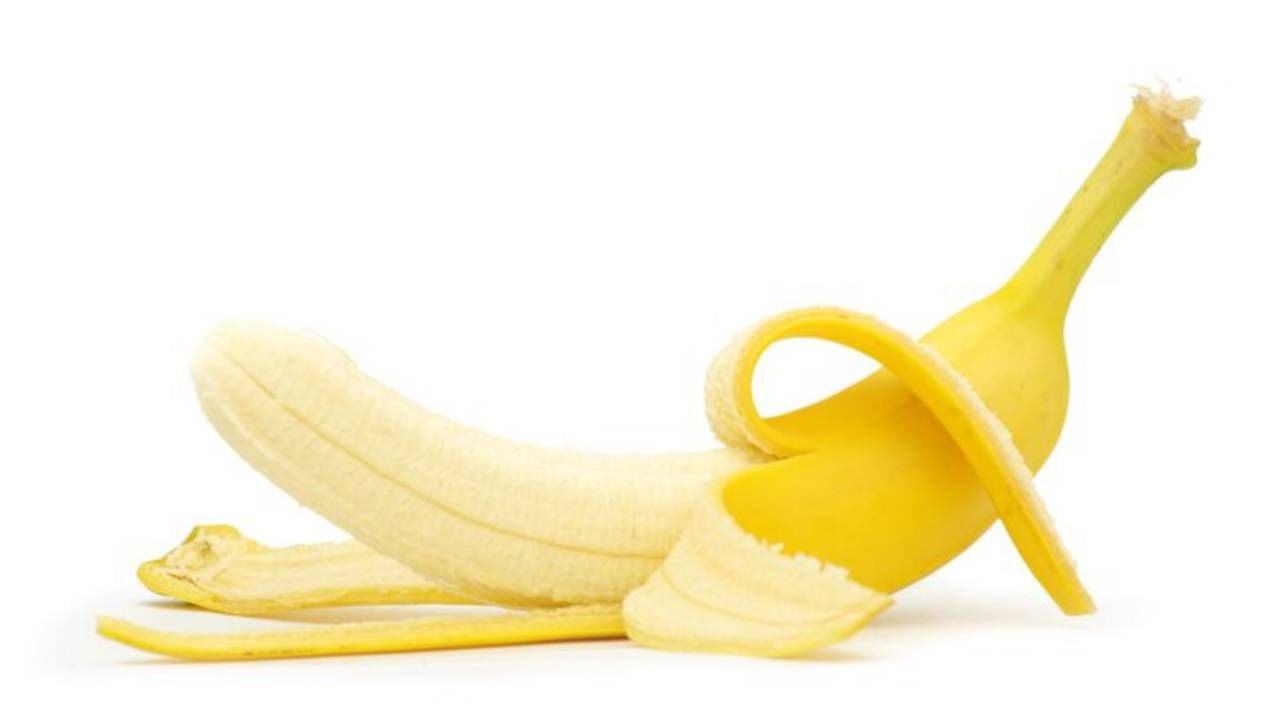 Skin Care : केळं खाऊन साल टाकून देता ? असं करू नका, डोळ्यांची 'ही' समस्या कमी करण्यासाठी ठरतं साल प्रभावी