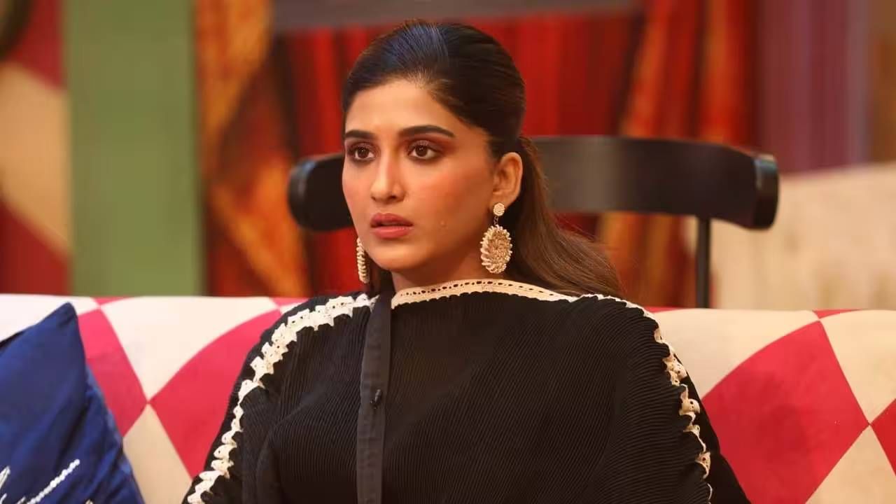 एकता कपूर हिने आतापर्यंतच्या करिअरमध्ये अनेकांना मालिकेमध्ये काम करण्याची संधी दिली आहे. इतकेच नाही तर अनेक नवीन चेहरे एकता कपूर हिने लाॅन्च केले आहेत. तेजस्वी प्रकाश हिला देखील संधी एकताने दिलीये. 