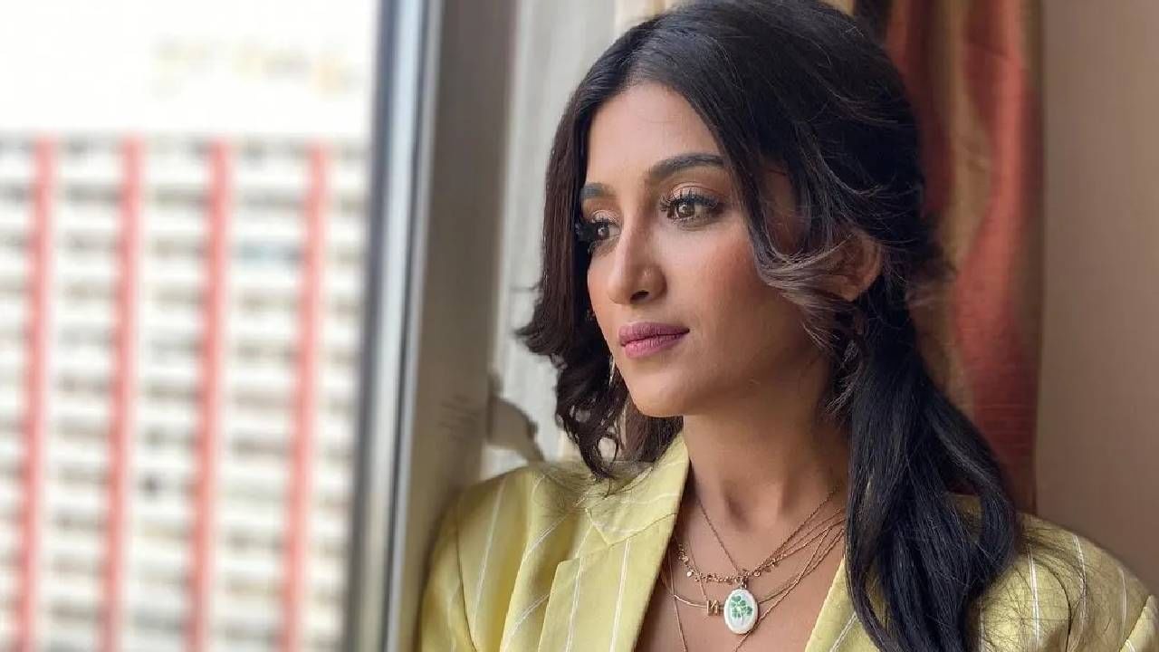 एकता कपूर हिने निम्रतला लॉक अप सीजन 2 मध्ये सहभागी होण्यासाठी संधी दिली होती. मात्र, ही आॅफर निम्रतने नाकारली आहे. एकता कपूर हिच्या लव सेक्स और धोखा 2 या चित्रपटामध्ये निम्रत दिसणार आहे. 