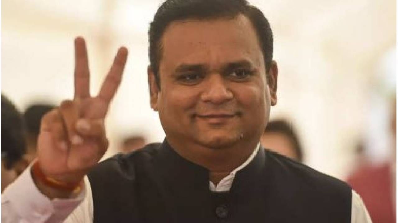सत्तासंघर्षावर सर्वोच्च न्यायालयात सुनावणी; राहुल नार्वेकर यांची प्रतिक्रिया काय? सत्तासंघर्षावर सर्वोच्च न्यायालयात सुनावणी; राहुल नार्वेकर यांची प्रतिक्रिया काय?
