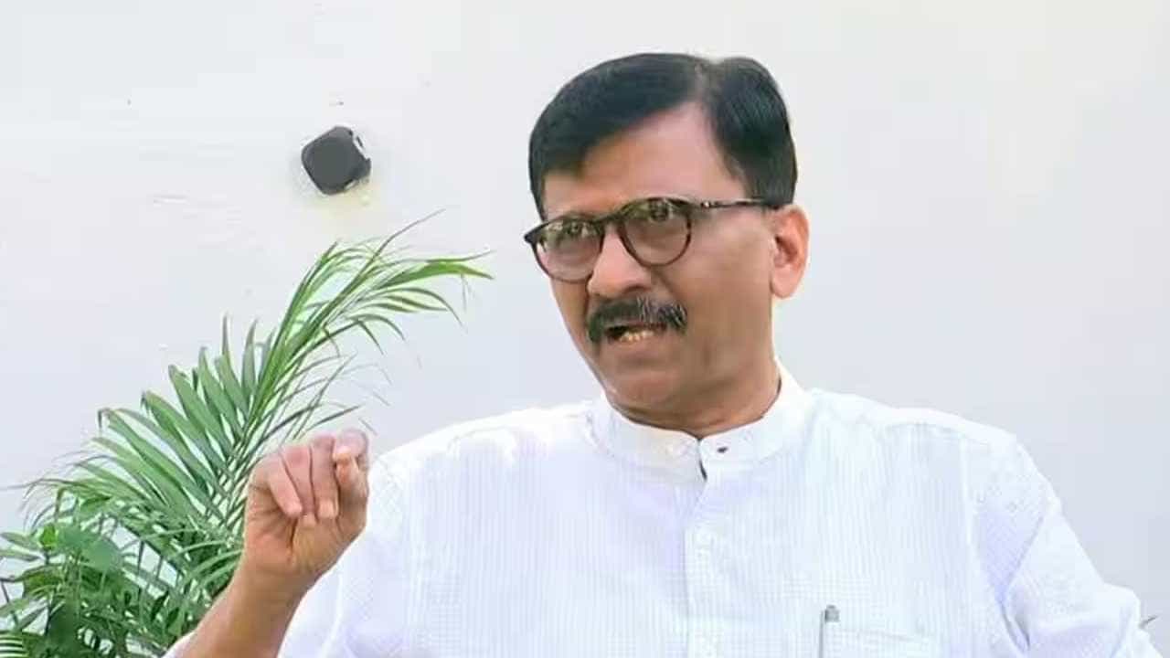 सावरकरांना भारतरत्न द्या म्हटलं की, तोंडाला फेस येतो; संजय राऊत यांचा थेट कुणावर हल्लाबोल? सावरकरांना भारतरत्न द्या म्हटलं की, तोंडाला फेस येतो; संजय राऊत यांचा थेट कुणावर हल्लाबोल?