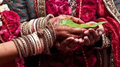 बायकांच्या अदलाबदलीचे विचित्र प्रकरण, वर आणि वधू दोघेही खूश, जाणून घ्या संपूर्ण प्रकरण