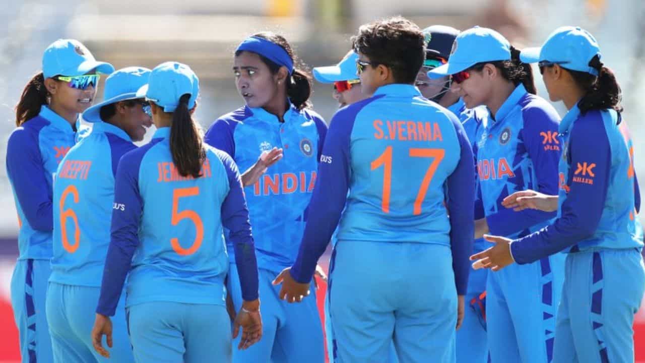 IND vs AUS : भारतीय खेळाडूंनी सेमीफायनलमध्ये या दोन चुकांनी चुकांनी संघाला टाकलं संकटात