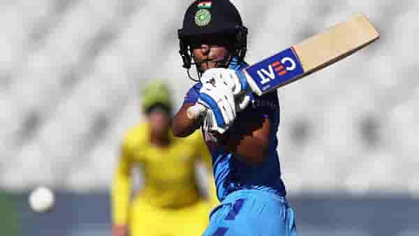 VIDEO : MS Dhoni आणि Harmanpreet Kaur च्या त्या Video ने कोट्यवधी फॅन्सचे डोळे पाणावले