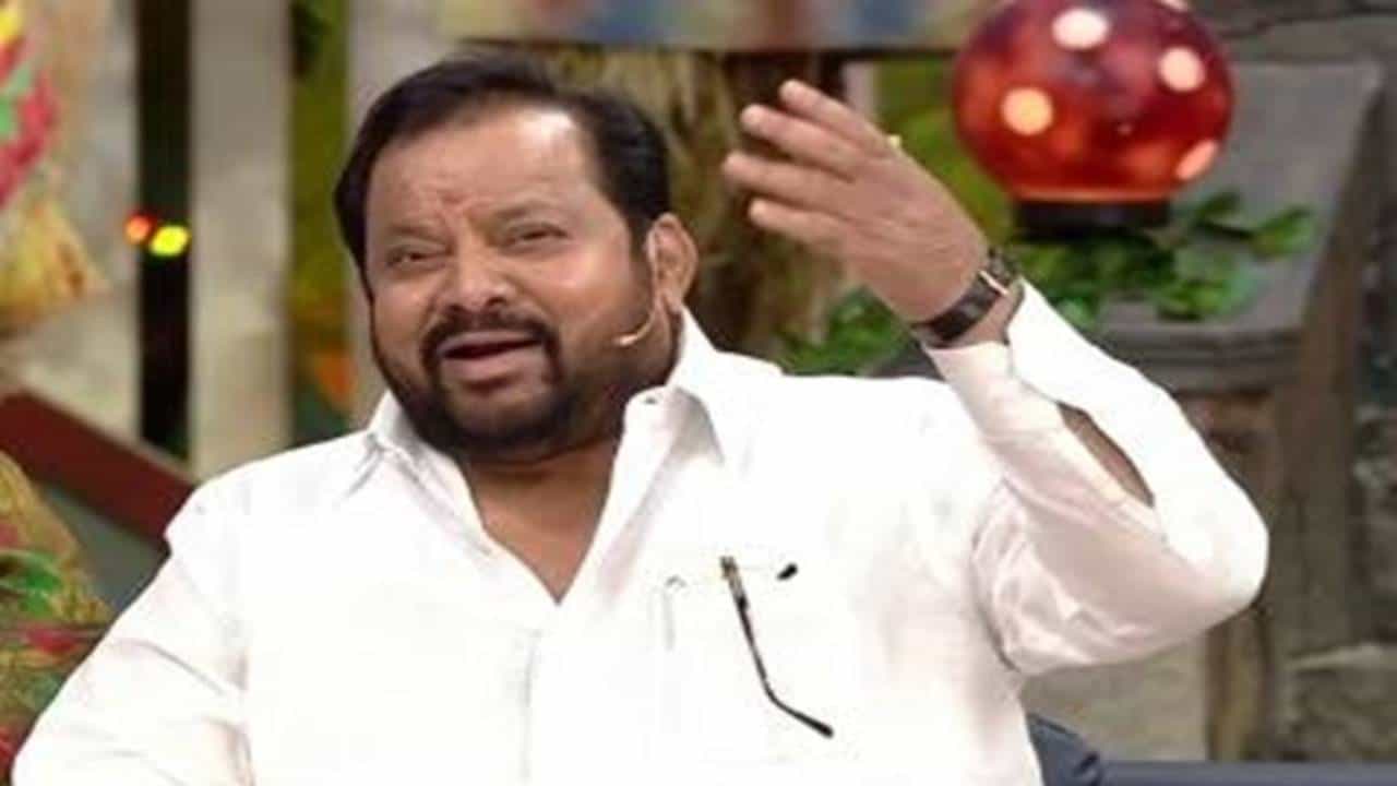 शहाजीबापू पाटील यांचे शरद पवार यांच्यावर गंभीर आरोप; पाहा व्हीडिओ... शहाजीबापू पाटील यांचे शरद पवार यांच्यावर गंभीर आरोप; पाहा व्हीडिओ...