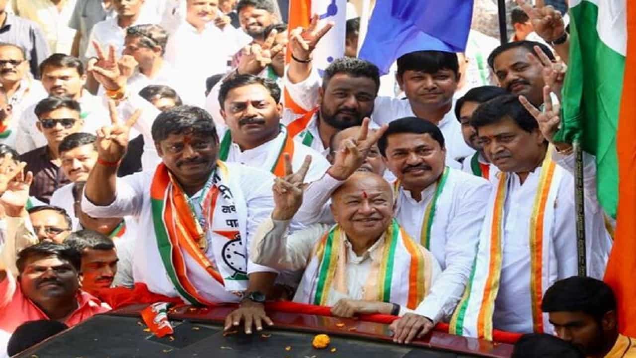 म्हणून विजय माझाच होणार, प्रचाराचे अवघे काही तास शिल्लक असताना रवींद्र धंगेकर यांनी व्यक्त केला विश्वास म्हणून विजय माझाच होणार, प्रचाराचे अवघे काही तास शिल्लक असताना रवींद्र धंगेकर यांनी व्यक्त केला विश्वास