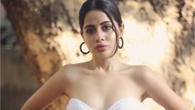 Uorfi Javed | वडिलांकडून शिवीगाळ, आई करायची मारहाण, उर्फी जावेद हिने केले धक्कादायक खुलासे, म्हणाली...