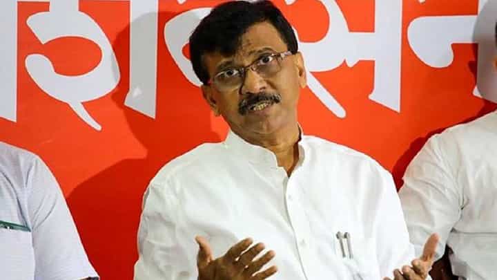 संजय राऊत यांची टीका म्हणजे मोठा जोक! उद्धव ठाकरेदेखील खळखळून हसत असतील; कुणाचं टीकास्त्र? संजय राऊत यांची टीका म्हणजे मोठा जोक! उद्धव ठाकरेदेखील खळखळून हसत असतील; कुणाचं टीकास्त्र?