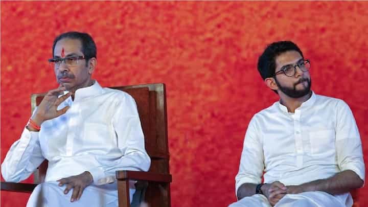 'आदित्य आणि उद्धव ठाकरे हे गोंधळलेले पात्र', 'या' नेत्यानं केली सडकून टीका 'आदित्य आणि उद्धव ठाकरे हे गोंधळलेले पात्र', 'या' नेत्यानं केली सडकून टीका