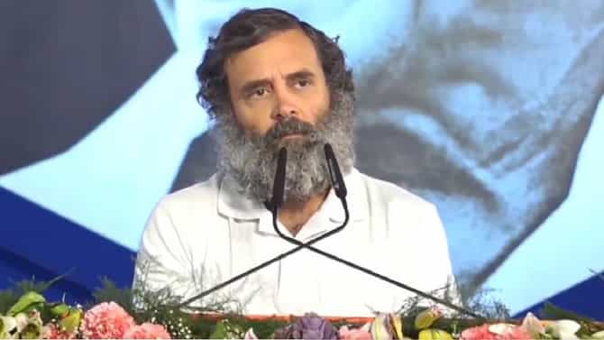 बलवानांसमोर झुकण्याची सावरकरांची विचारधारा, हीच का भाजपची देशभक्ती?; राहुल गांधी भाजपवर बरसले