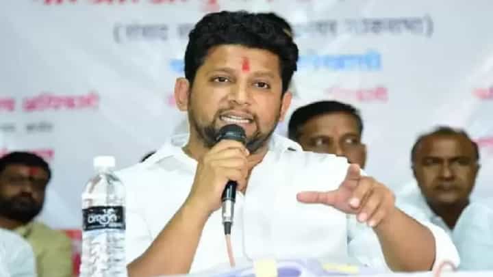 'मी राजकारणात उगीच आलो', सुजय विखे पाटील असं का म्हणाले? बघा व्हिडीओ 'मी राजकारणात उगीच आलो', सुजय विखे पाटील असं का म्हणाले? बघा व्हिडीओ