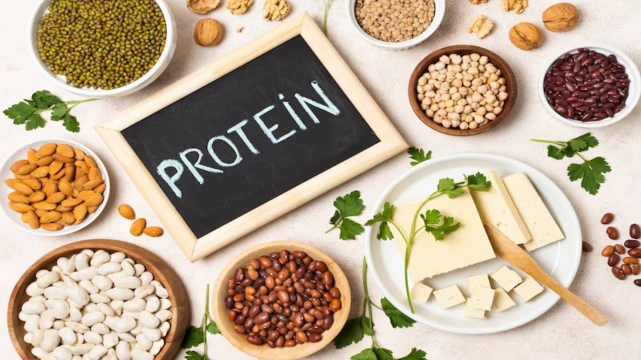 Protein Deficiency : जखमा न भरणे, मूड स्विंग्ज अन बरंच काही.... प्रोटीनच्या कमतरतेमुळे शरीरात दिसतात 'ही' लक्षणे
