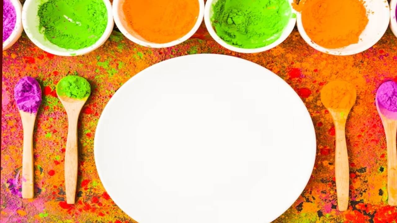 हर्बल रंग वापरा  : होळी खेळताना तुम्ही सिंथेटिक रंगांचा वापर टाळू शकता. अशा परिस्थितीत होळीची खरेदी करताना हर्बल रंग खरेदी करण्यावर भर द्या. किंवा तुम्ही घरीही नैसर्गिक रंग तयार करू शकता. 