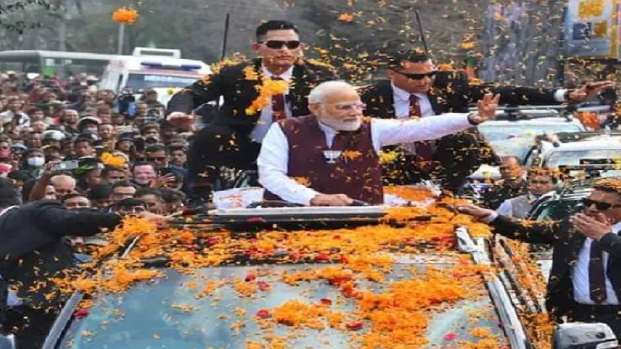 पंतप्रधान नरेंद्र मोदी यांचा बेळगाव महत्त्वाचा दौरा, जंगी स्वागत अन् बघा रोड शोची एक झलक