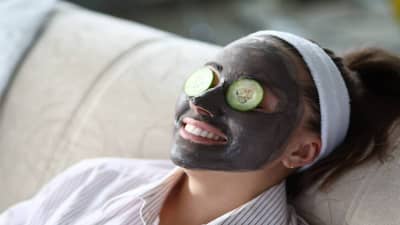 Skin care : या घरगुती फेसपॅकच्या मदतीने हटवा चेहऱ्यावरील ब्लॅकहेड्स आणि व्हाइटहेड्स