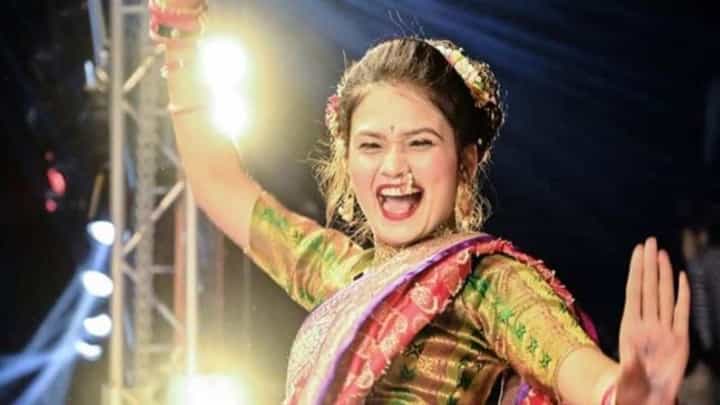 गौतमी पाटीलसाठी कायपण..., 'तो' व्हीडिओ अन् अटक; घुंगरु चित्रपटाची टीम रस्त्यावर उतरणार... गौतमी पाटीलसाठी कायपण..., 'तो' व्हीडिओ अन् अटक; घुंगरु चित्रपटाची टीम रस्त्यावर उतरणार...