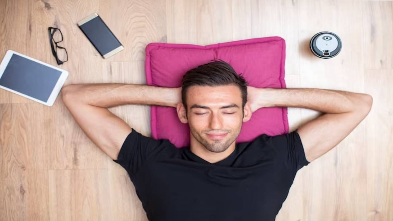 Power Nap Benefits : रात्रीच्या झोपेइतकीच फायदेशीर असते का Power Nap ? जाणून घ्या तज्ज्ञ काय सांगतात Power Nap Benefits : रात्रीच्या झोपेइतकीच फायदेशीर असते का Power Nap ? जाणून घ्या तज्ज्ञ काय सांगतात