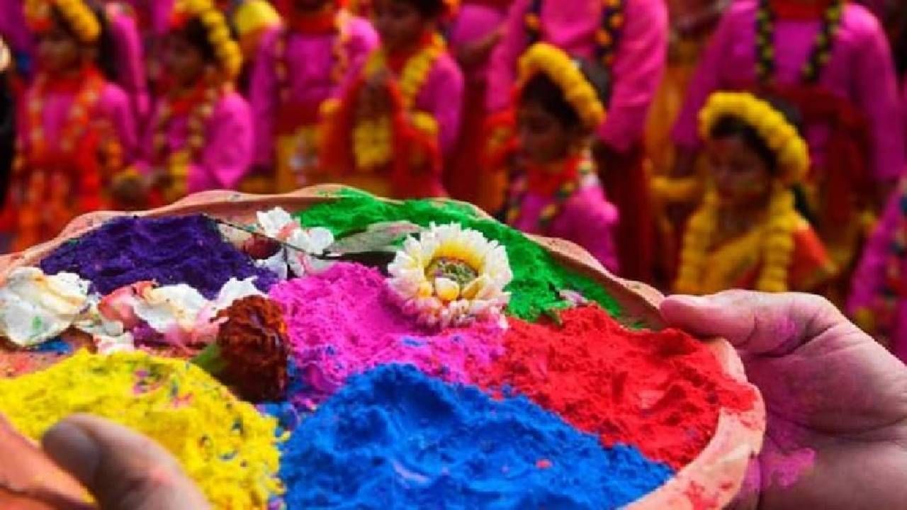 Holi 2023 : या सात वस्तू होळीआधी करा घराबाहेर, अन्यथा लक्ष्मी होऊ शकते नाराज